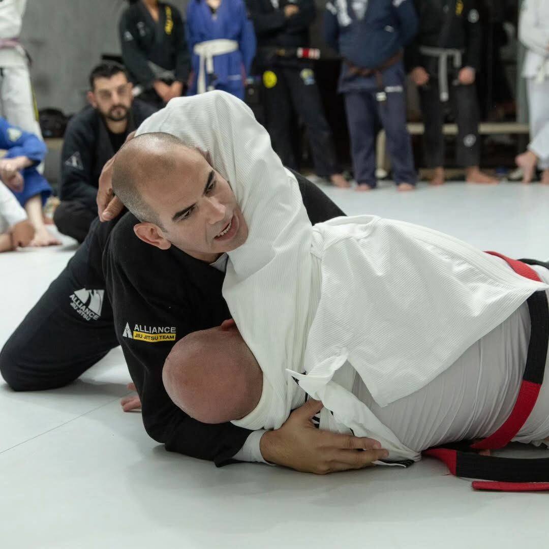 Treino intenso de solo com o professor